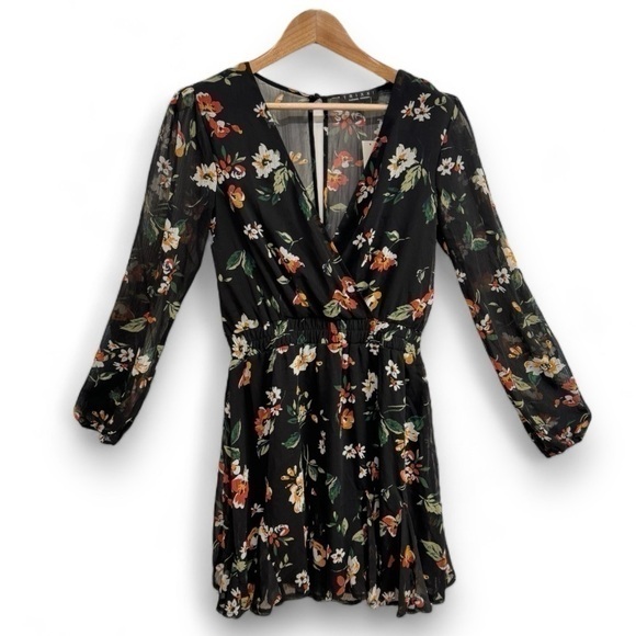 TRIXXI Clothing Company Francesca’s Floral Dress NWT Size Medium - Picture 1 of 5